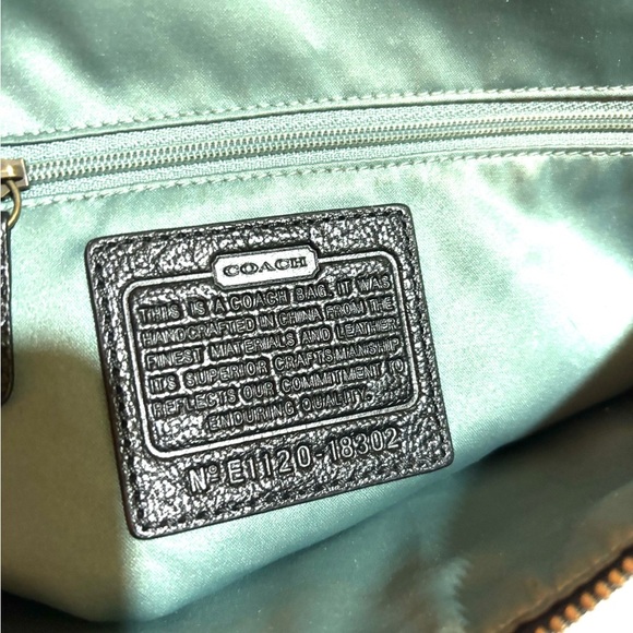 Coach vintage 
Black Leather crossbody Bag - Picture 10 of 13